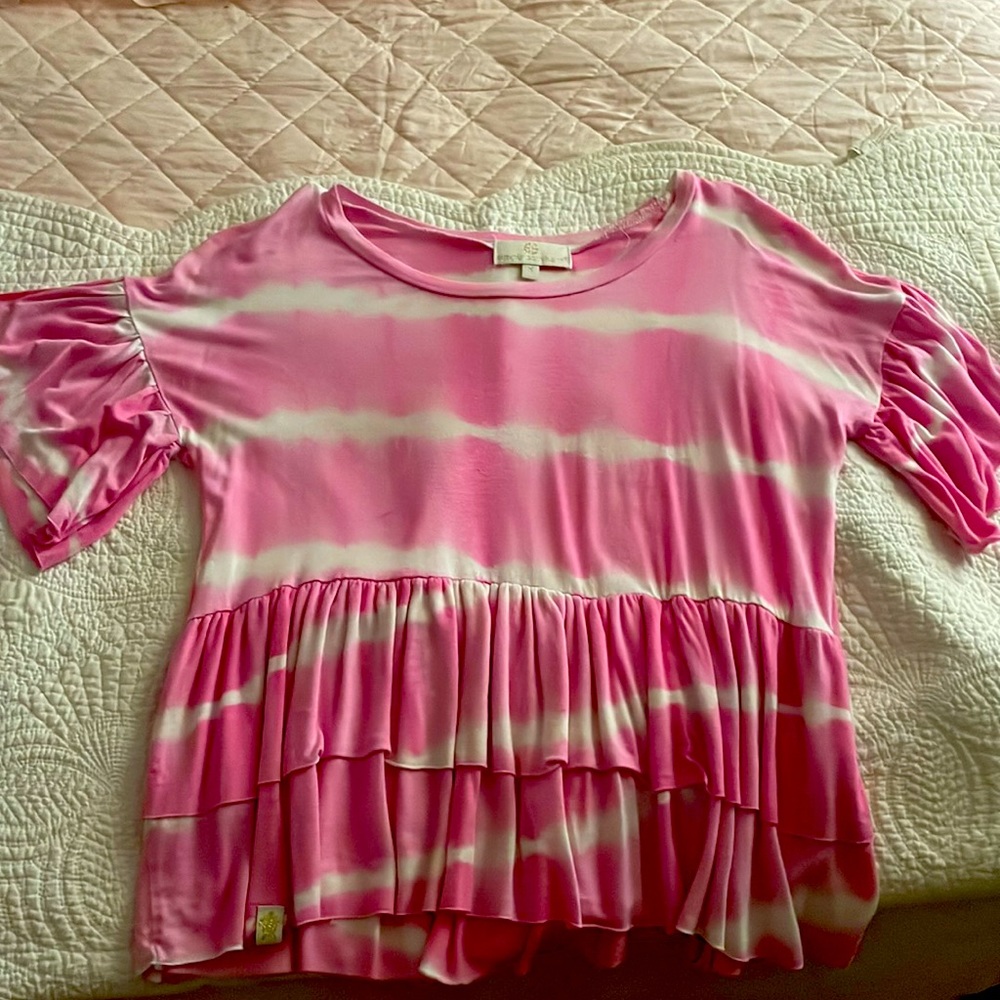 White and pink tie-dye shirt from simply southern size small